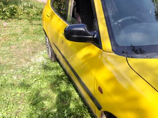 1998 Daihatsu Storia I (M100), жёлтый, 240000 рублей, вид 4