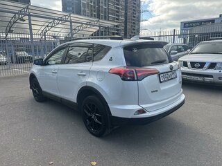 2019 Toyota RAV4 IV (XA40) Рестайлинг, белый, 2649000 рублей, вид 4