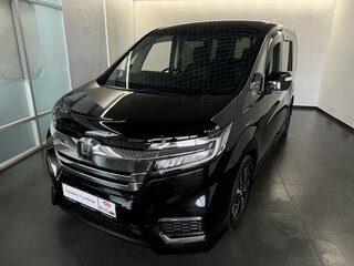 Honda Stepwgn Spada V Рестайлинг