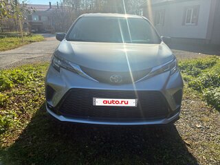 2021 Toyota Sienna IV, серый, 4900000 рублей, вид 1