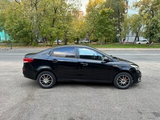 2016 Kia Rio III Рестайлинг, чёрный, 430000 рублей, вид 4