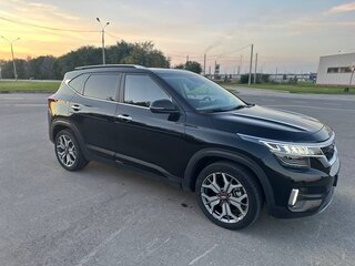 2020 Kia Seltos I, чёрный, 2800000 рублей, вид 4