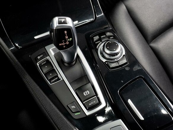 2016 BMW 5 серии 520i VI (F10/F11/F07) Рестайлинг, белый, 2300000 рублей - вид 17