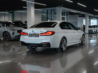 2018 BMW 5 серии 520d VII (G30/G31/G38), белый, 3199000 рублей, вид 4