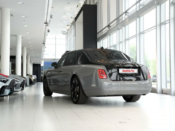 2024 Rolls-Royce Phantom VIII Рестайлинг (Series II), чёрный, 57000000 рублей - вид 6