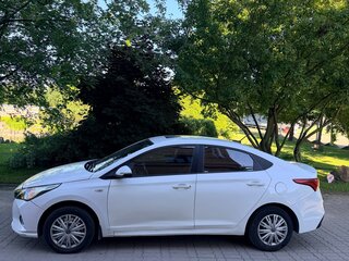 2018 Hyundai Solaris II, белый, 670000 рублей, вид 4