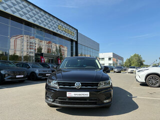 2018 Volkswagen Tiguan II, чёрный, 2830000 рублей, вид 2