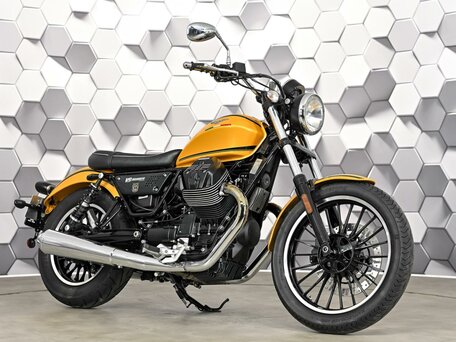 2016 Moto Guzzi V 9, жёлтый, 677000 рублей, вид 1
