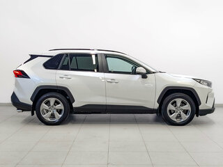 2022 Toyota RAV4 V (XA50), белый, 3650000 рублей, вид 4