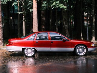 1992 Chevrolet Caprice IV, красный, 1590000 рублей, вид 4