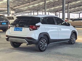 2023 Toyota Yaris L X XP150 Рестайлинг, белый, 1050000 рублей, вид 5