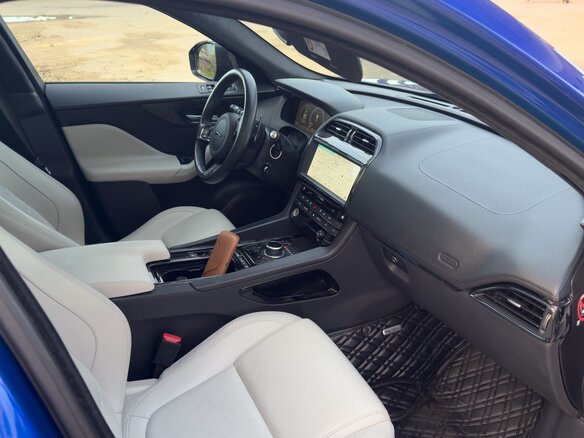 2016 Jaguar F-Pace S I, синий, 2980000 рублей - вид 10
