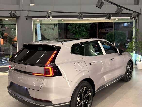 2025 Volvo XC70 III, серый - вид 2