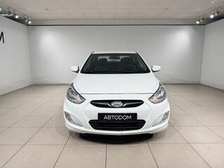 2013 Hyundai Solaris I, белый, 610000 рублей, вид 2