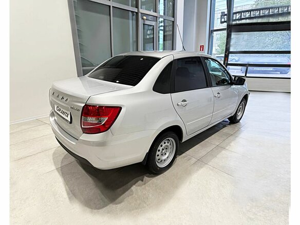 2026 Lada (ВАЗ) Granta I Рестайлинг, серебристый, 1090800 рублей - вид 5