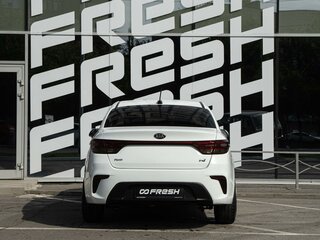 2020 Kia Rio IV, белый, 1146700 рублей, вид 4