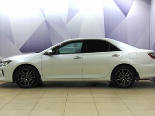 2016 Toyota Camry VII (XV50) Рестайлинг, белый, 1699000 рублей, вид 2