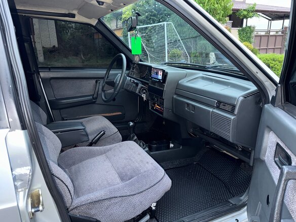 2004 Lada (ВАЗ) 21093i, серебристый, 500000 рублей - вид 8