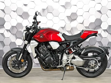 2018 Honda CB 1000R, красный, 975000 рублей, вид 4