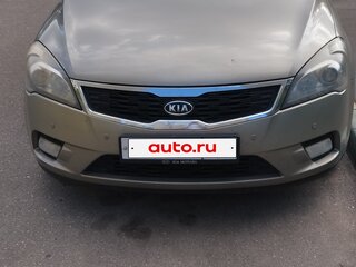 2011 Kia Ceed I Рестайлинг, серебристый, 730000 рублей, вид 1