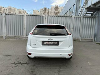 2009 Ford Focus II Рестайлинг, белый, 399000 рублей, вид 4