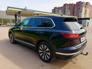 2021 Volkswagen Touareg III, чёрный, 4999000 рублей, вид 5
