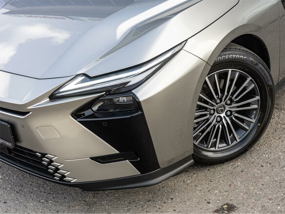 2026 Lexus ES 300h VIII, серый, 7990000 рублей - вид 3