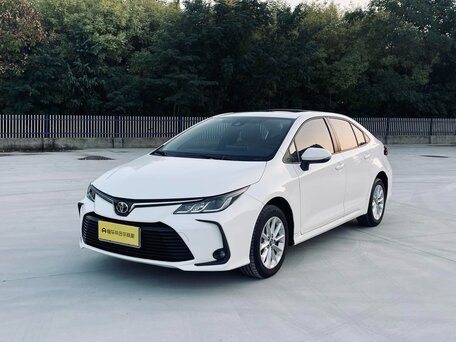2023 Toyota Corolla Sporty XII (E210) Рестайлинг, белый, 1599000 рублей, вид 1