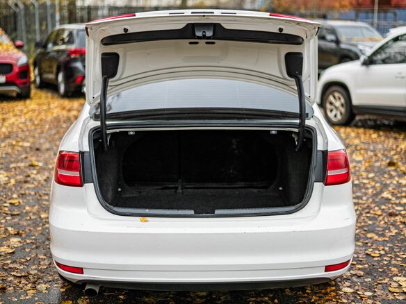 2015 Volkswagen Jetta VI Рестайлинг, белый, 590000 рублей - вид 12
