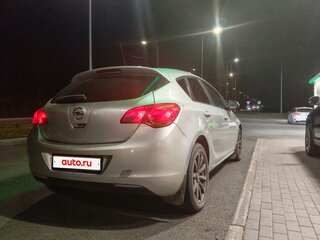 2011 Opel Astra J, серебристый, 550000 рублей, вид 4