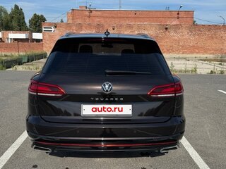 2021 Volkswagen Touareg III, коричневый, 5440000 рублей, вид 5