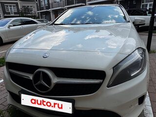 2015 Mercedes-Benz A-Класс 180 III (W176), белый, 1500000 рублей, вид 3
