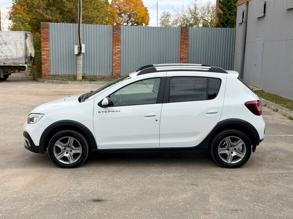 2021 Renault Sandero Stepway II Рестайлинг, белый - вид 5