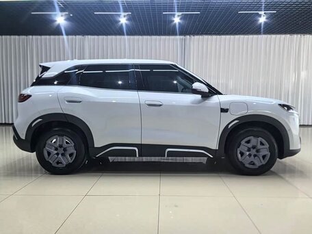 2025 BYD Yuan Up 45.12 kWh, белый, 1970000 рублей, вид 4