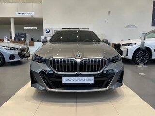 2026 BMW 5 серии 530i xDrive VIII (G60/G61/G68), серый, 10800000 рублей, вид 2