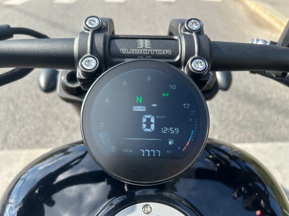 2025 QJMotor SRV 350 VS, чёрный, 350000 рублей - вид 4