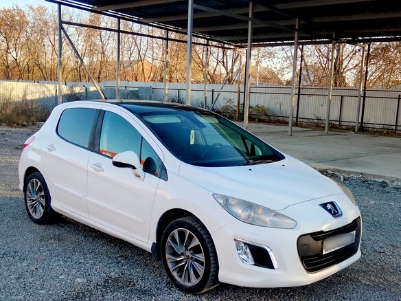 2012 Peugeot 308 I Рестайлинг, белый, 365000 рублей - вид 1