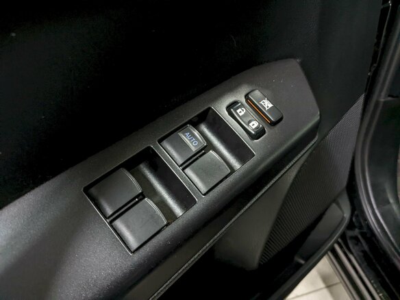 2018 Toyota RAV4 IV (XA40) Рестайлинг, чёрный, 2790000 рублей - вид 11