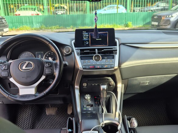 2019 Lexus NX 300 I Рестайлинг, белый, 2550000 рублей - вид 8