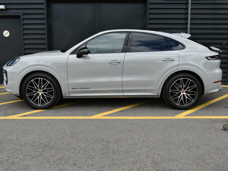 2026 Porsche Cayenne Coupé III Рестайлинг, серый, 19800000 рублей, вид 4