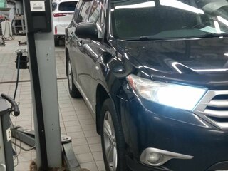 2011 Toyota Highlander II (XU40) Рестайлинг, чёрный, 1450000 рублей, вид 1