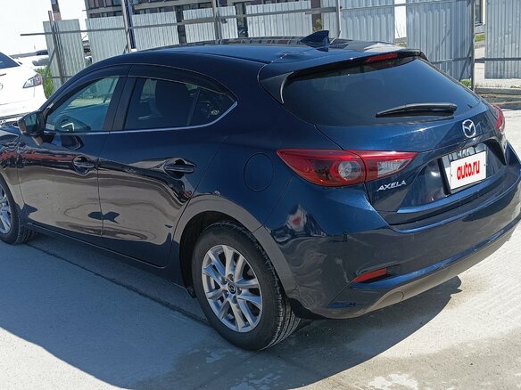 2017 Mazda Axela III Рестайлинг, синий, 1500000 рублей - вид 5