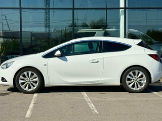 2013 Opel Astra GTC J Рестайлинг, белый, 740000 рублей, вид 4
