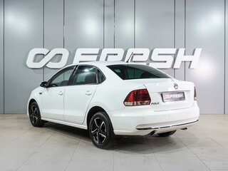 2016 Volkswagen Polo V Рестайлинг, белый, 1039000 рублей, вид 2
