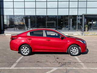2020 Kia Rio IV, красный, 1615000 рублей, вид 5