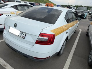2017 Skoda Octavia III (A7), белый, 640000 рублей, вид 3