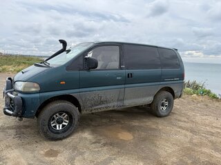 1996 Mitsubishi Delica IV, зелёный, 900000 рублей, вид 3