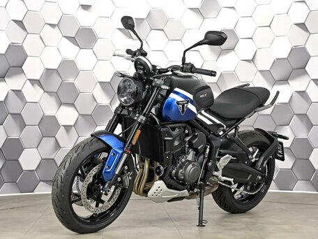 2026 Triumph Trident 660, чёрный, 1049000 рублей, вид 2