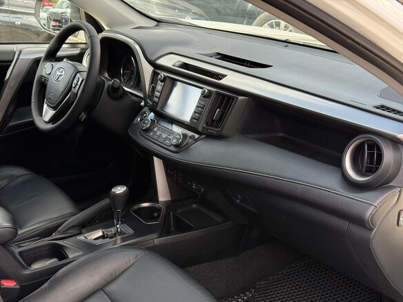 2017 Toyota RAV4 IV (XA40) Рестайлинг, белый - вид 11