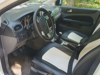 2010 Ford Focus II Рестайлинг, белый, 600000 рублей, вид 5